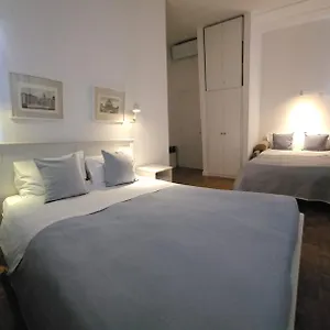 https://residenza-i-rioni-guesthouse.it-romehotels.com